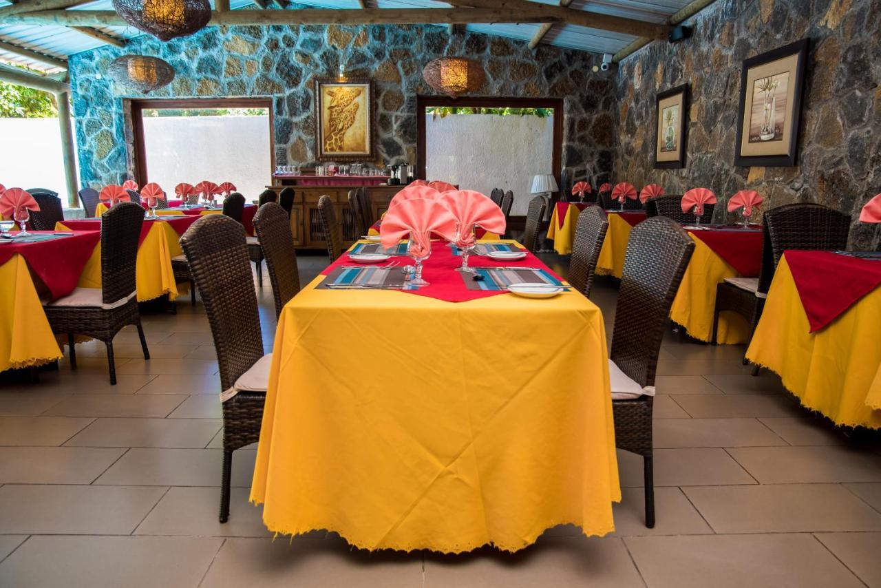 La Margarita Hotel Pointe aux Piments Exterior photo