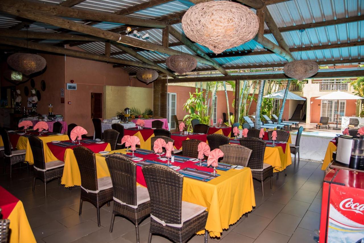 La Margarita Hotel Pointe aux Piments Exterior photo