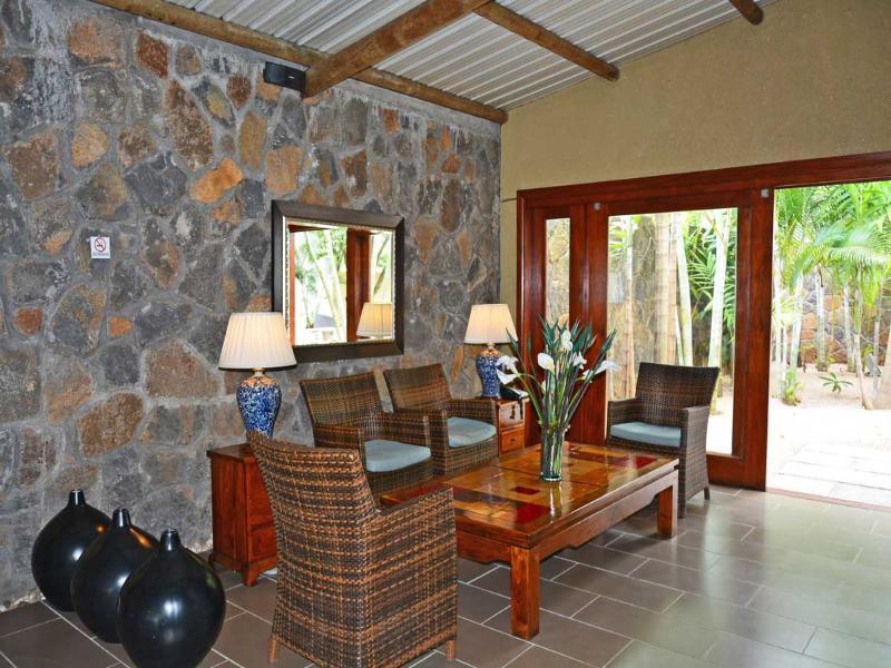 La Margarita Hotel Pointe aux Piments Exterior photo