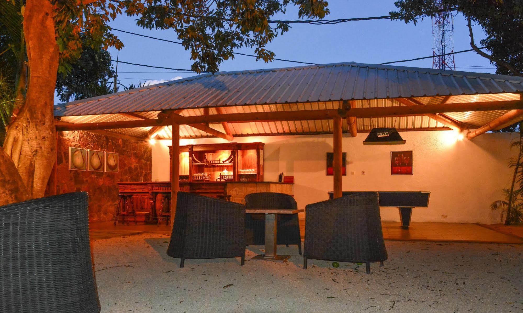 La Margarita Hotel Pointe aux Piments Exterior photo